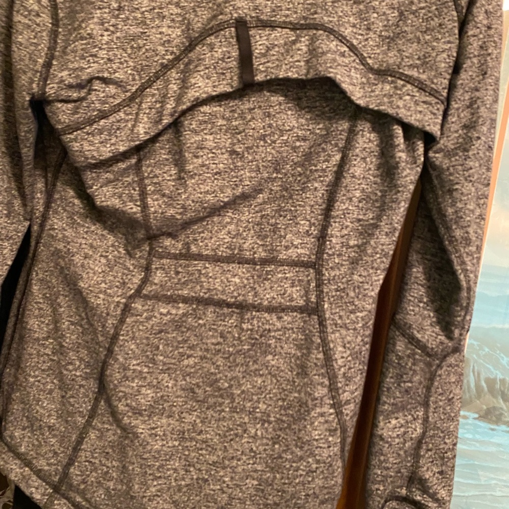 Lululemon - Picture 4 of 7